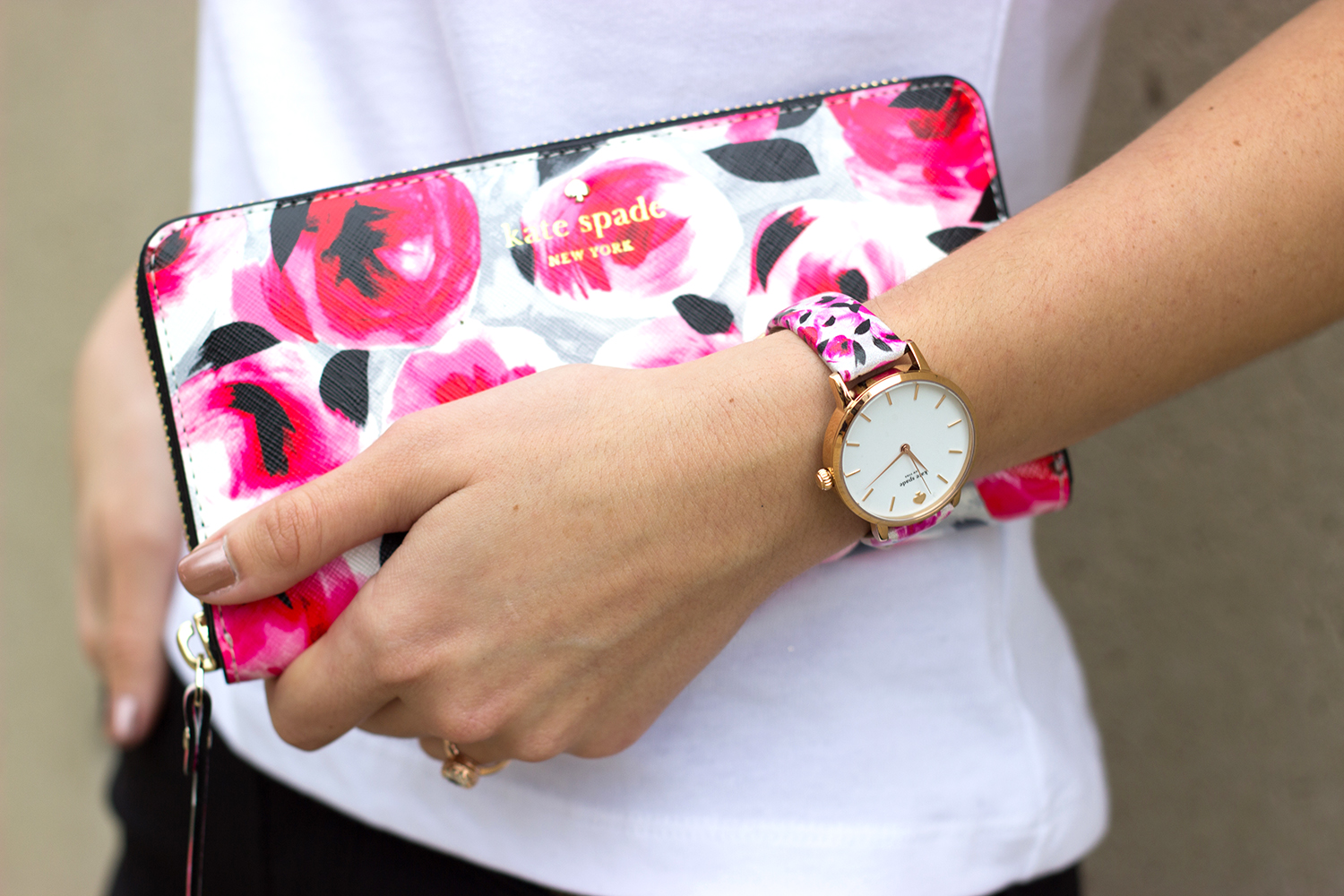 livvland-blog-austin-texas-fashion-blogger-kate-spade-black-cigarette-pants-pink-rouge-mini-handbag-white-everyday-tee-broome-street-floral-wallet