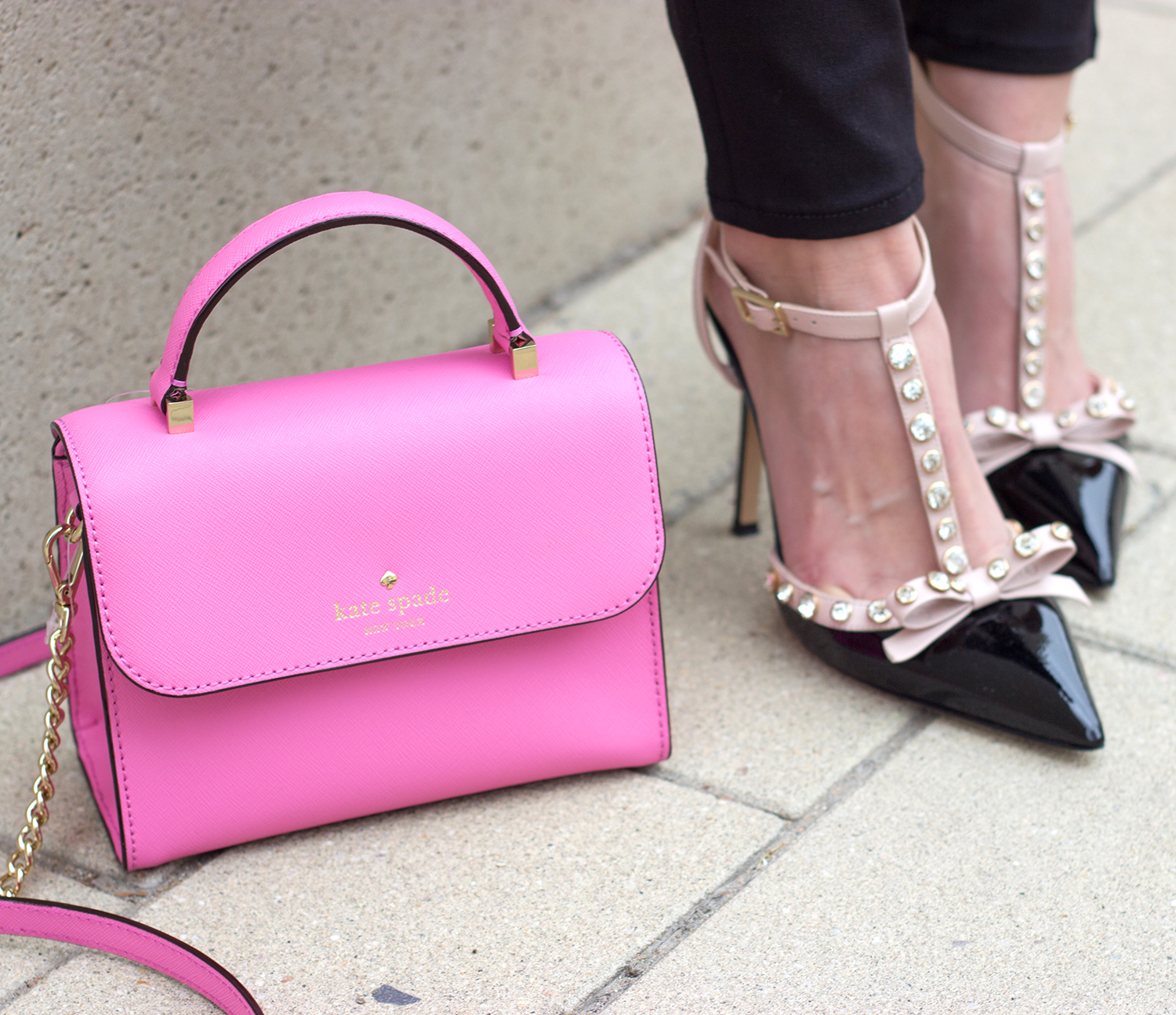 livvland-blog-austin-texas-fashion-blogger-kate-spade-black-cigarette-pants-pink-rouge-mini-handbag-white-everyday-tee-broome-street-pink-rouge-mini-handbag-rockstud-heels-black