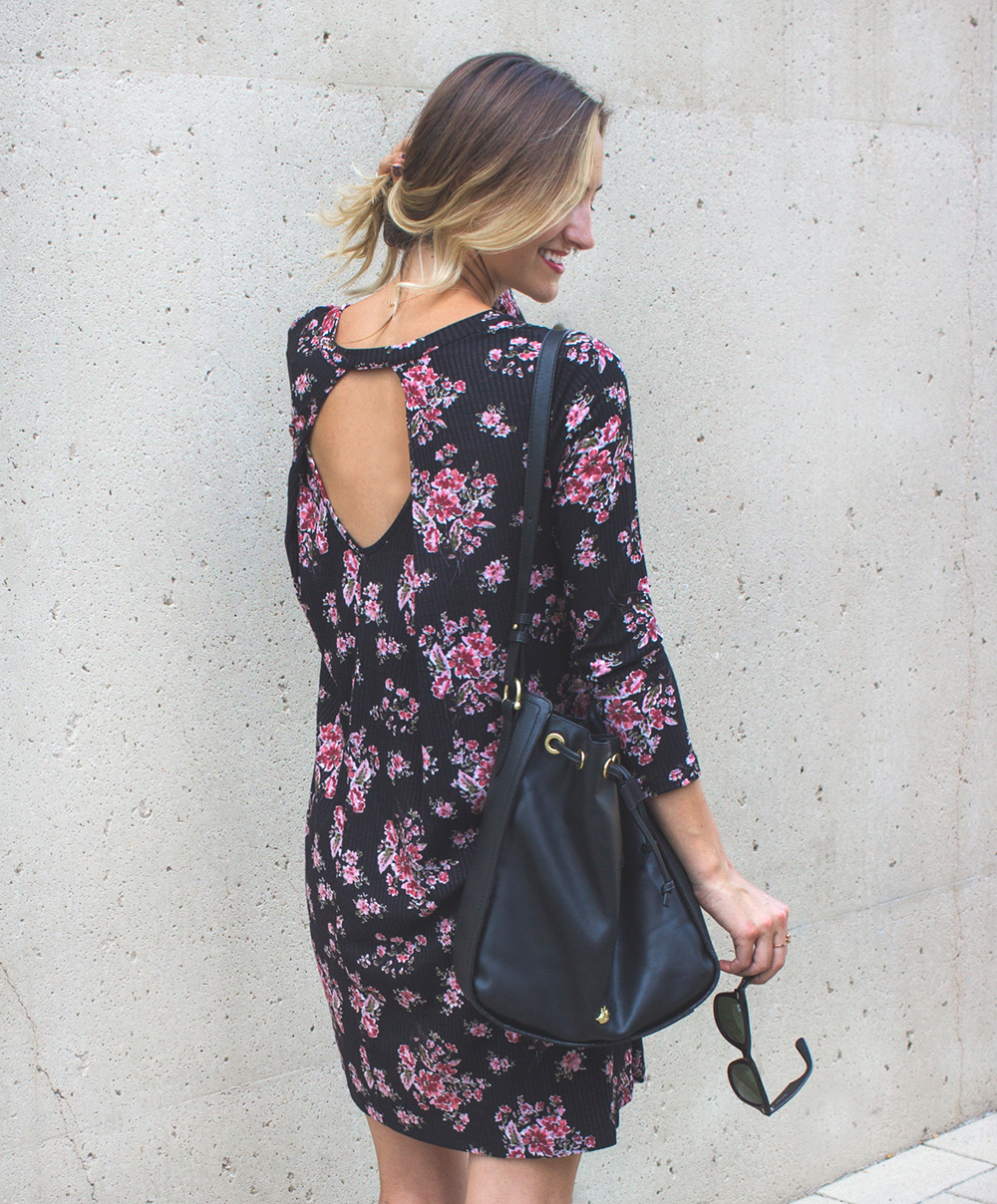 livvyland-blog-olivia-watson-lush-floral-black-shift-dress-brahmin-bucket-bag-ray-ban-wayfarer-sunglasses-madewell-slip-on-mules-2