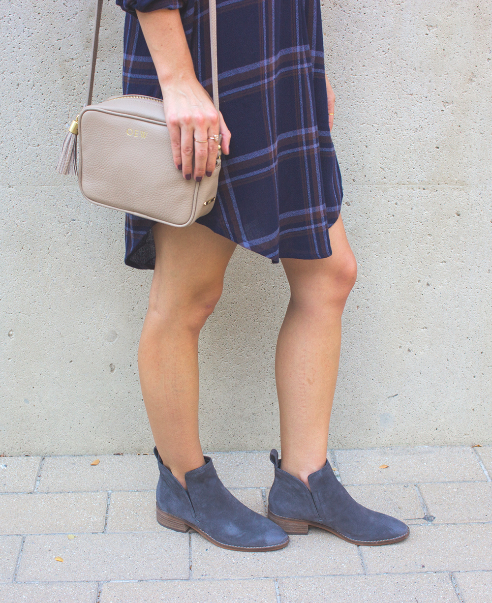 livvyland-blog-olivia-watson-plaid-flannel-shirt-shift-dress-dolce-vita-tesse-blue-suede-ankle-booties-navy-9