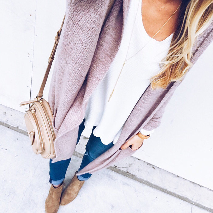 livvyland-blog-olivia-watson-austin-texas-fashion-blogger-fall-outfit-style-blush-cardigan-cozy-outfit