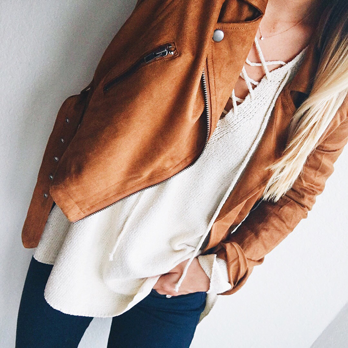 livvyland-blog-olivia-watson-austin-texas-fashion-blogger-fall-outfit-style-tan-suede-moto-jacket-sweater-layers