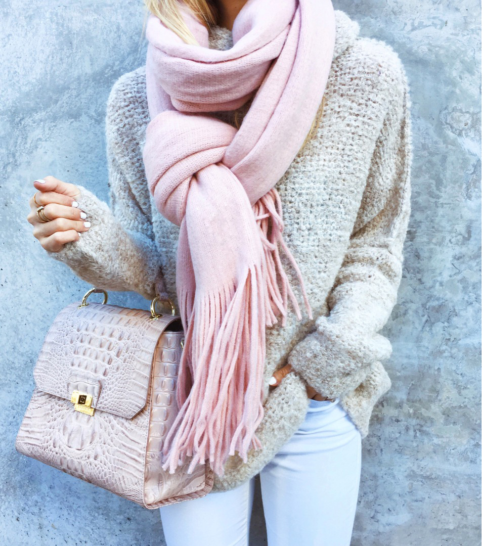 livvyland-blog-olivia-watson-black-friday-sales-instagram-roundup-free-people-blush-pink-fringe-scarf-brahmin-handbag