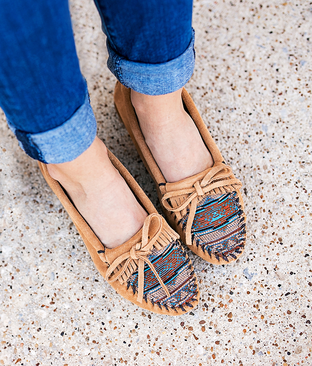 Minnetonka sales olivia slippers