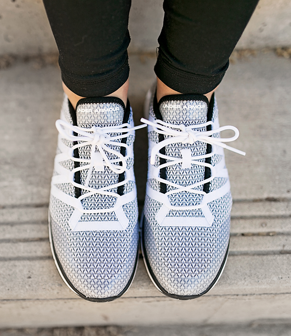 1-livvyland-blog-olivia-watson-under-armour-running-shoes-finish-line-cute-workout-outfit-3