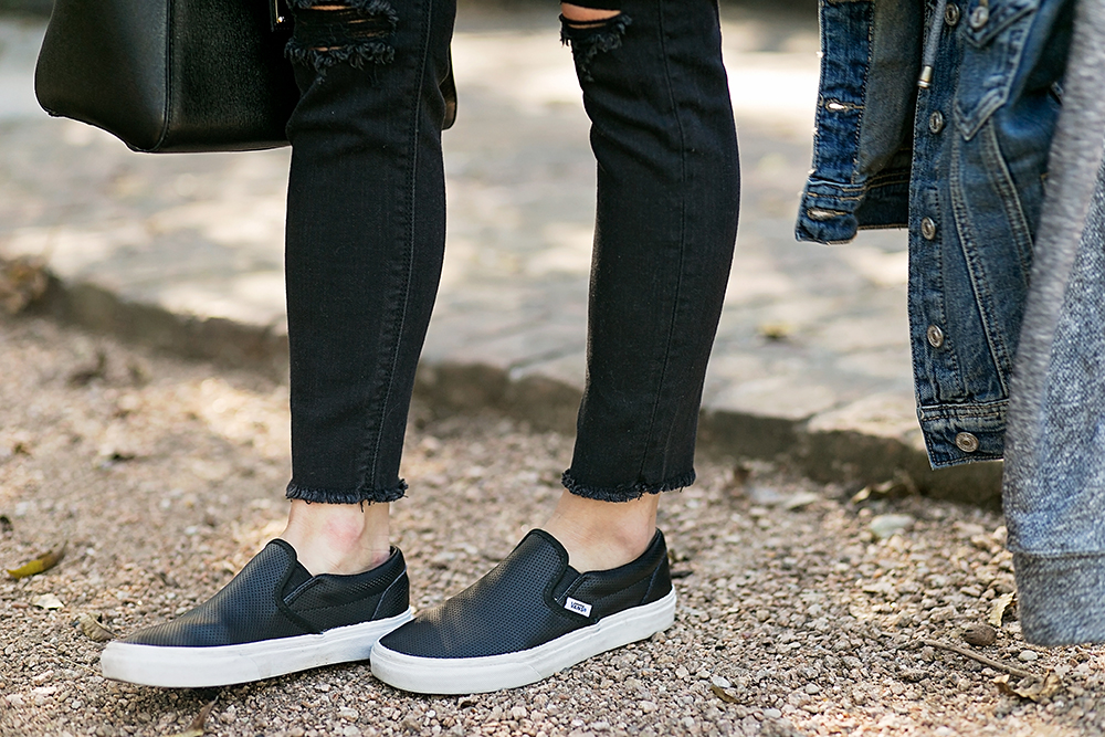 livvyland-blog-olivia-watson-austin-texas-fashion-blogger-toms-coffee-roasters-silver-jeans-tuesday-skinny-jeans-vans-slip-on-black-sneakers-5