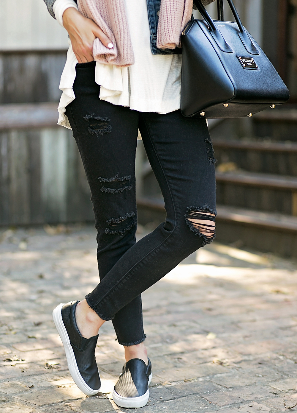 livvyland-blog-olivia-watson-austin-texas-fashion-blogger-toms-coffee-roasters-silver-jeans-tuesday-skinny-jeans-vans-slip-on-black-sneakers-7