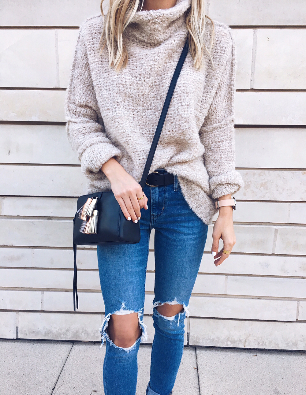 livvyland-blog-olivia-watson-instagram-roundup-december-cozy-free-people-chunky-sweater-rebecca-minkoff-metallic-tassel-handbag