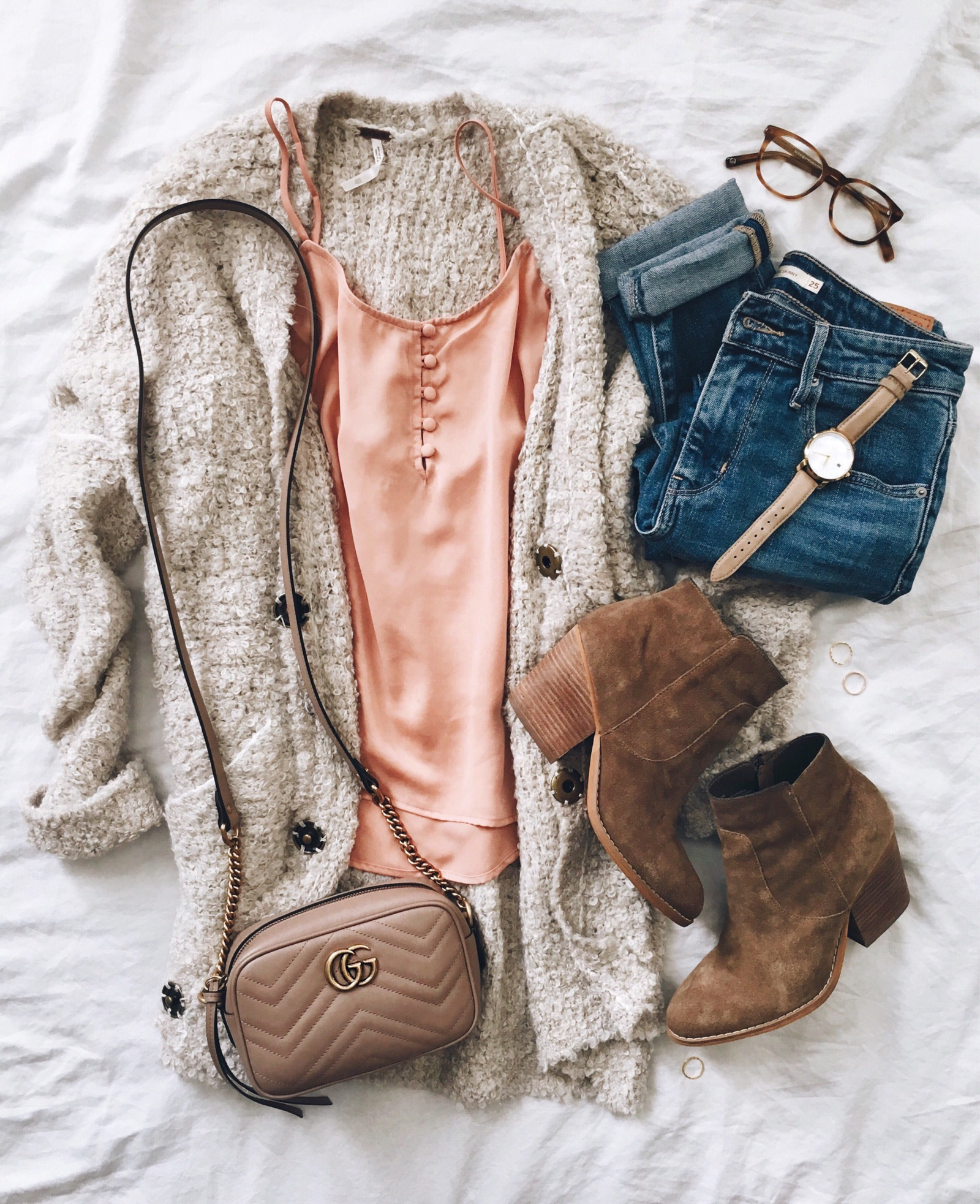 livvyland-blog-olivia-watson-instagram-roundup-austin-texas-cozy-winter-outfit-cardigan-gucci-marmont-blush