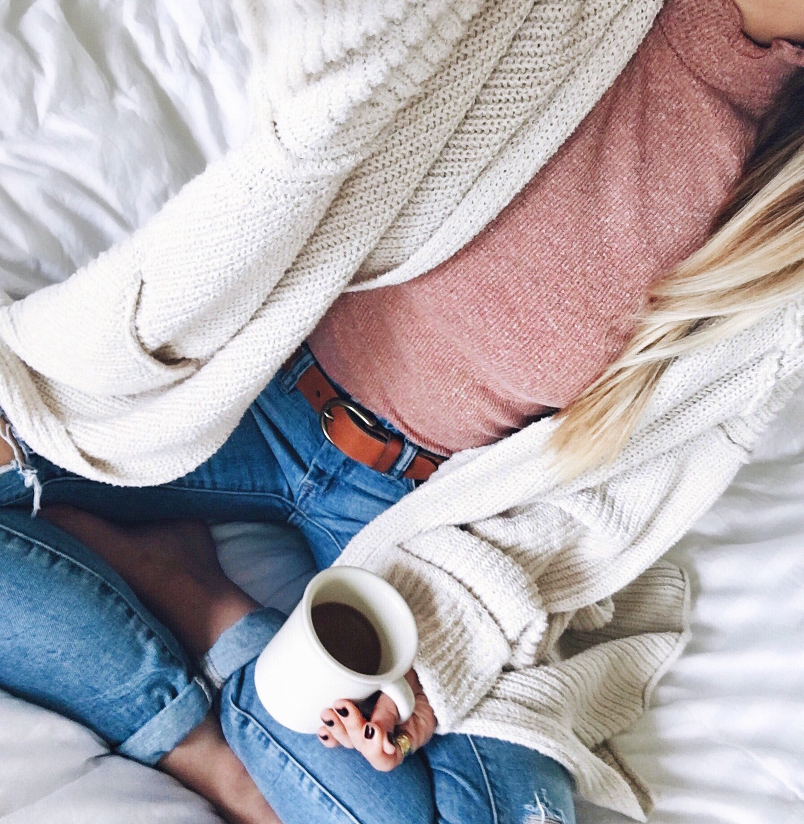 livvyland-blog-olivia-watson-instagram-roundup-austin-texas-cozy-winter-outfit-coffee-in-bed