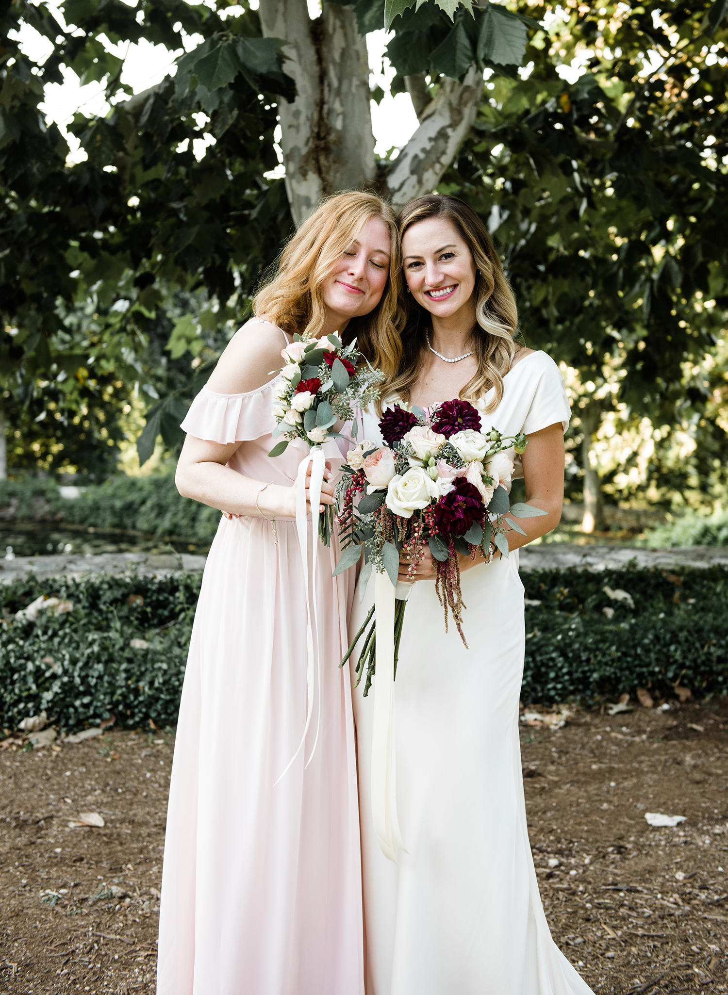 livvyland-blog-olivia-watson-wedding-villa-del-lago-austin-texas-fall-blush-burgundy-classic-romantic-2