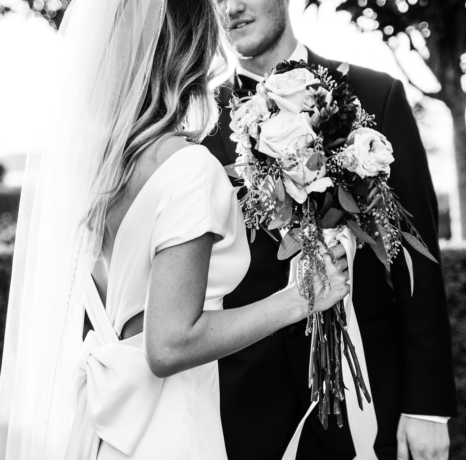 livvyland-blog-olivia-watson-wedding-villa-del-lago-austin-texas-fall-blush-burgundy-classic-romantic-bride-groom